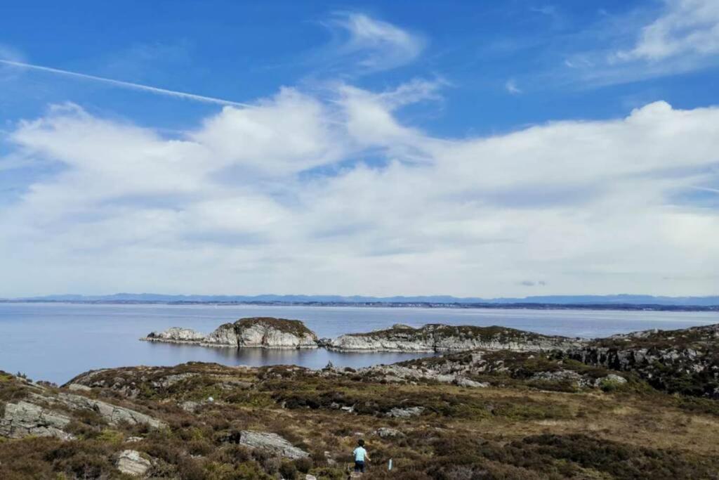 Seaside Home, Great For Fishing & Hiking Apartment Hellesoyni